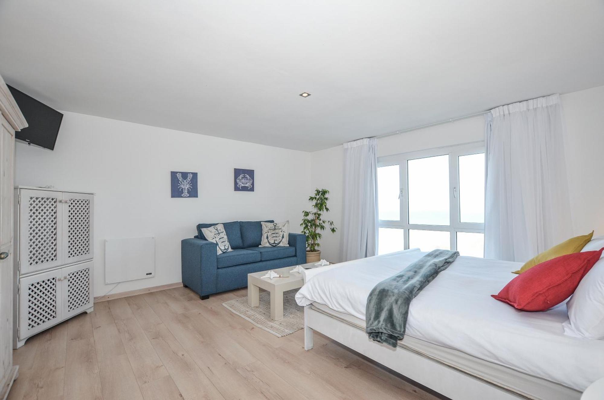 Swept Away Guesthouse - No-Loadshedding Yzerfontein Exterior foto