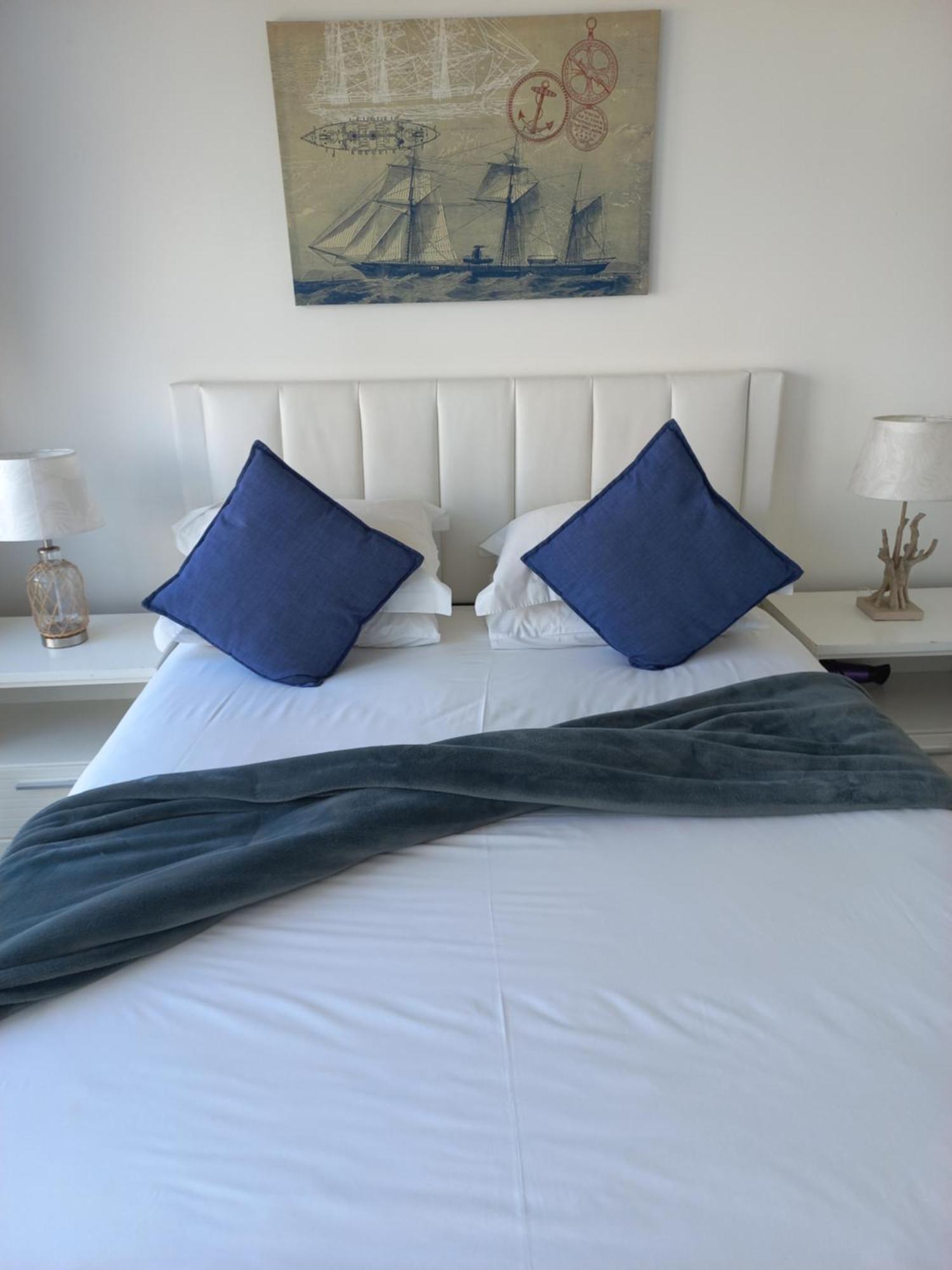 Swept Away Guesthouse - No-Loadshedding Yzerfontein Exterior foto